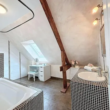 Le Petit Pre Yourhosthelper Mosles